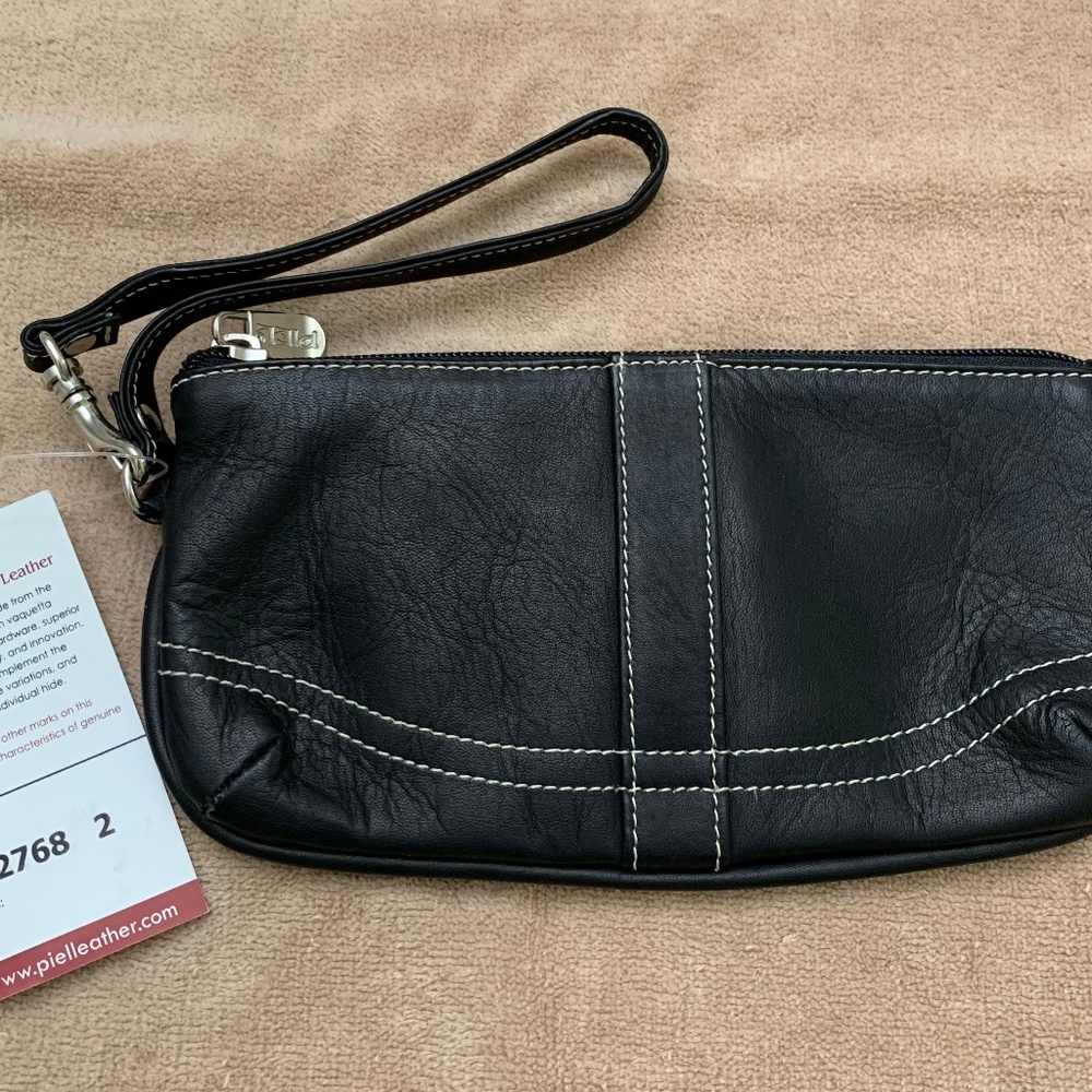 NWT Ladies Large Wristlet